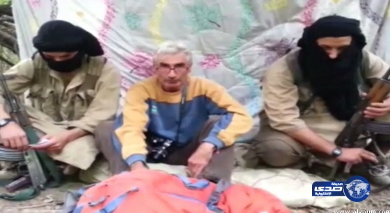 جماعة “جند الخلافة” تنشر فيديو يظهر فيه الفرنسي المخطوف في الجزائر
