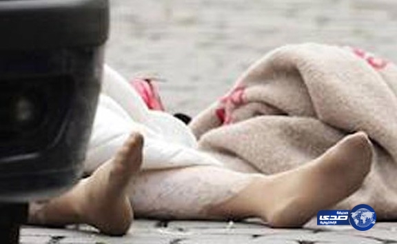 طفلة تبقى إلى جانب جثة والدتها المقتولة 3 أيام