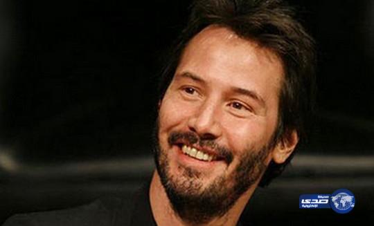 للمرة الثانية.. عارية تقتحم منزل كيانو ريفز!