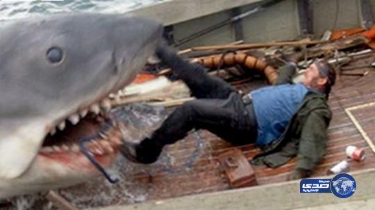 “سمكة قرش” تنزع يدي راكب أمواج أسترالي