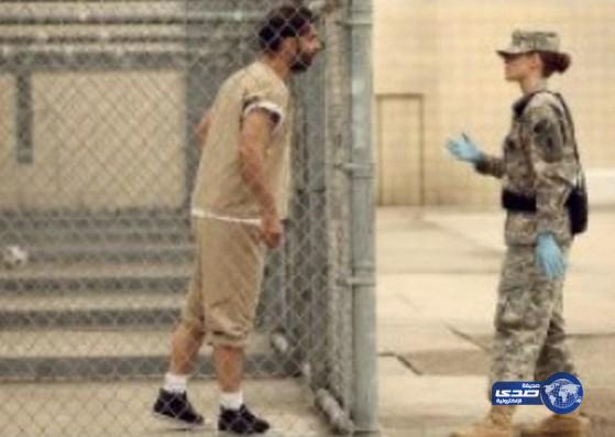 قصة حب بين مجندة أميركية ومعتقل في غوانتانامو