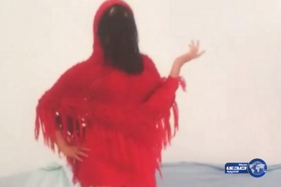 بالفيديو:”شمس الكويتية” تدفع بالشبان والفتيات للقيام بحركات خادشة في قلد واكسب