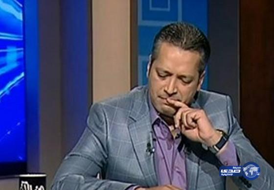 بالفيديو.. “سكران” يُدخل اعلامي مصري في وصلة ضحك على الهواء