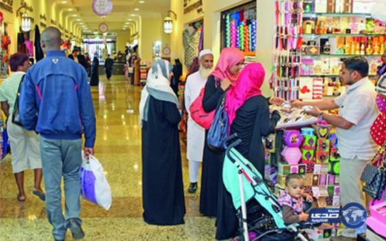 ضبط اعلامي لمس منطقة حساسة لمتسوقة بمول تجاري