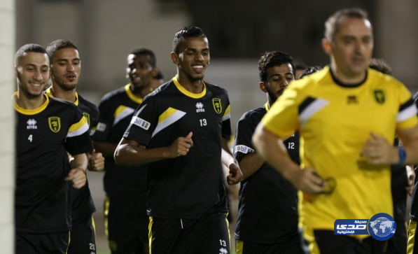 العميد يبدأ معسكره التحضيري للزعيم ويطرح تذاكر الكلاسيكو