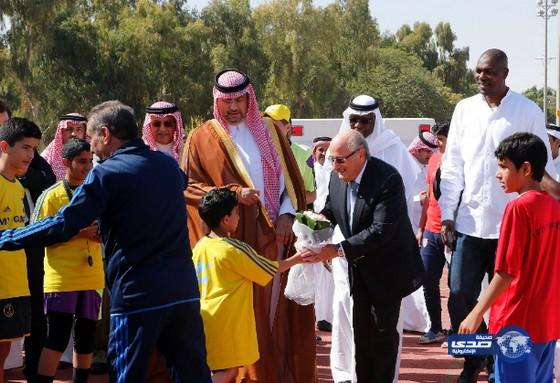 رئيس الإتحاد الدولي لكرة القدم يفتتح مشروع ملعب الهدف1‎