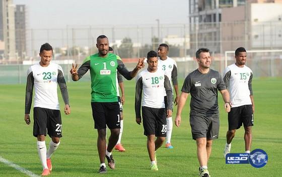 الأخضر يستأنف تدريباته استعداداً لنصف النهائي