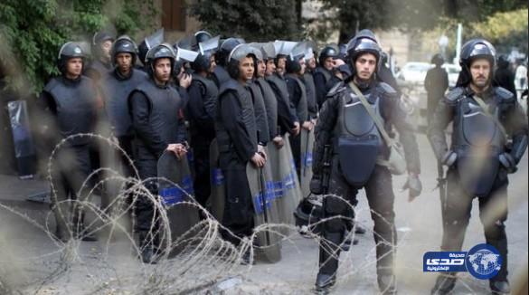 تسعة جرحى بينهم 5 رجال شرطة في انفجارين في القاهرة