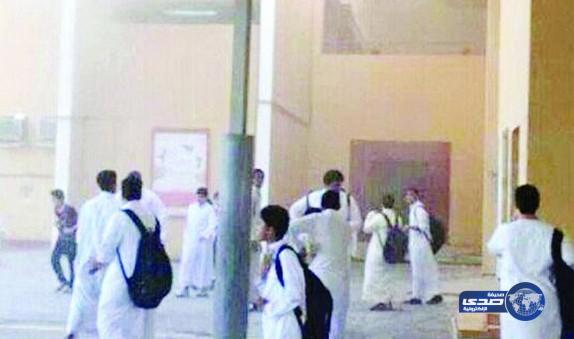 تعرض معلم بإحدى مدارس شمال جدة لضرب مبرح على يد طلاب أثناء الفسحة
