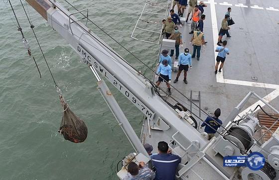 العثور على «جزئين كبيرين» من الطائرة الماليزية