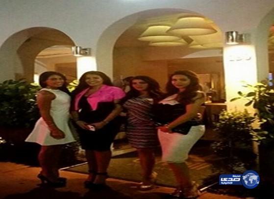 الكريسمس عند لجين عمران وخوياتها يومين