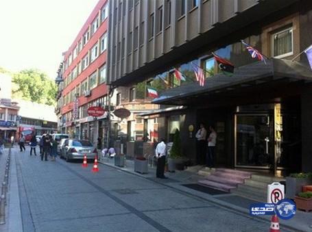 العثور على قنبلة أمام مركز للتسوق في اسطنبول