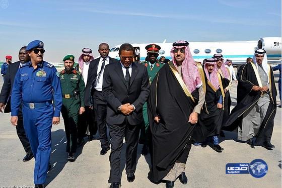 الرئيس التنزاني يصل الرياض ‌لتقديم العزاء في وفاة خادم الحرمين