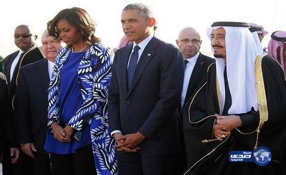 بالفيديو: الملك سلمان يُوقف برتوكول استقبال “أوباما” لأداء صلاة العصر