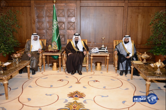 سمو أمير منطقة عسير يستقبل نادي السروات