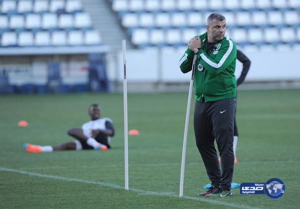 بعد الخسارة الأسيوية .. كوزمين “سعيد بتواجدي مع المنتخب”