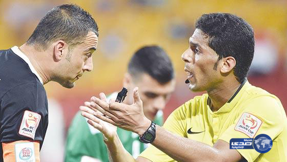 سعوديان ضمن طاقم تحكيم نهائي كأس اسيا