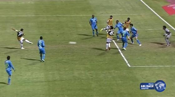 الاتحاد يخطف التعادل من الفتح