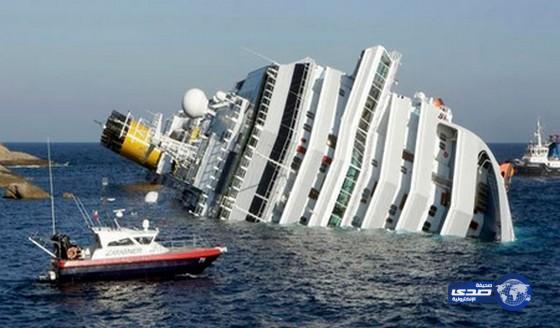 غرق عبارة تقل 200 شخص في بنغلادش