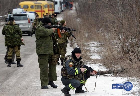 دبابات وأنظمة مدفعية روسية تعبر الحدود الأوكرانية