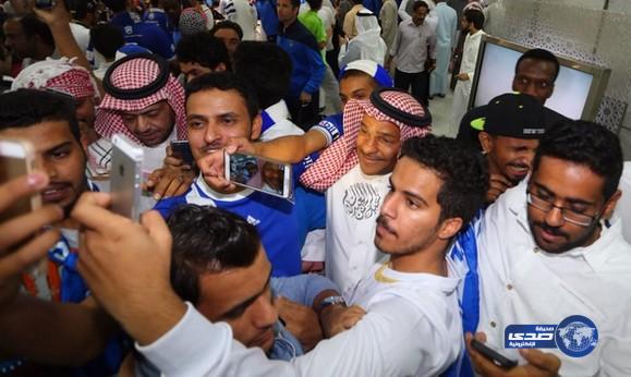 استقبال جماهيري كبير للاسطورة يوسف الثنيان في جده (صور)