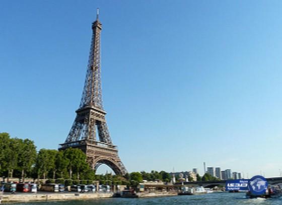 صحفي من قناة “الجزيرة” يحاكم في تحليق طائرة بدون طيار فوق باريس