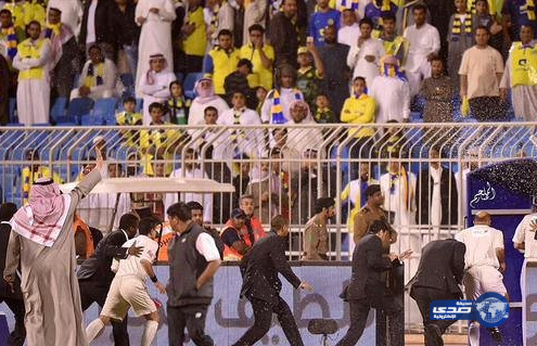 الانضباط: حكم مباراة النصر والرائد لم يدون حادثة الرمي