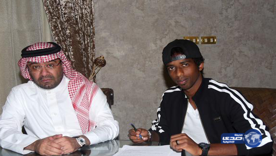 المنشتري يجدد عقده مع الإتحاد