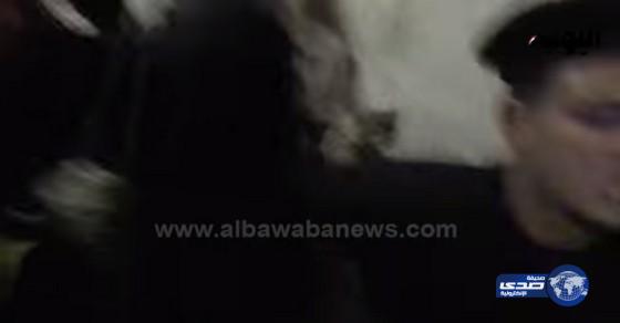 بالفيديو:القبض على الراقصة صافيناز لإهانتها العلم المصري