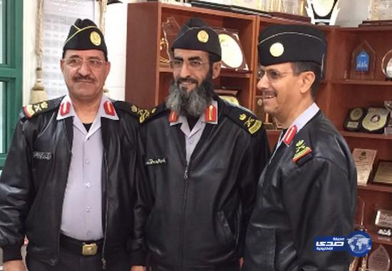 اللواء تركي العنزي يقلد 7 من ضباط مدارس الحرس الوطني رتبتهم الجديدة (صور)