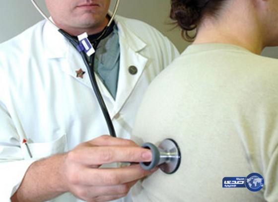 سيدة تخلع زوجها الطبيب الوسيم بدافع الغيرة