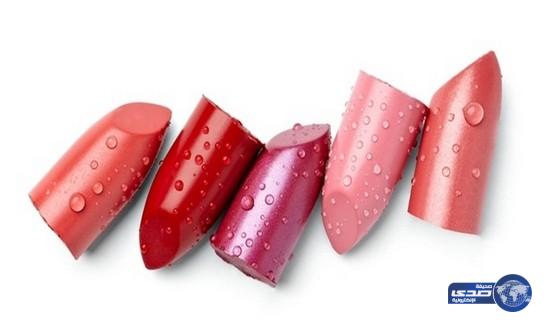 أحمر الشفاه يؤثر على القدرات العقلية للمرأة