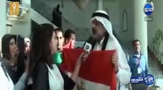 بالفيديو: إماراتي يسير على الأقدام من مطار شرم الشيخ ليوزع  10 آلاف فدان في مصر