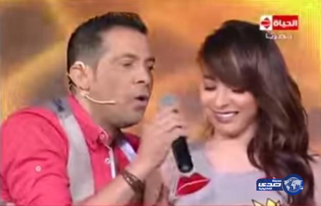 بالفيديو.. ساندي تُهاجم سعد الصغير بسبب «تصرف غير لائق»: «مد إيده»