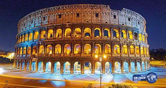 محاكمة سائحتين أمريكيتين نقشتا اسميهما على جدران الكولوسيوم بروما