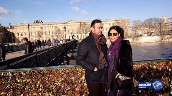 بالفيديو: أحلام تعاكس وتغازل زوجها وأصدقائه في شوارع باريس