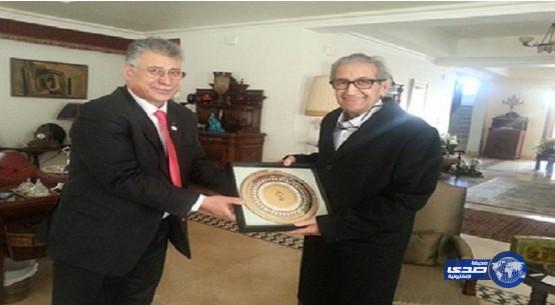 تكريم فلسطيني لنور الشريف والفنان يتمنى لو ناله في القدس