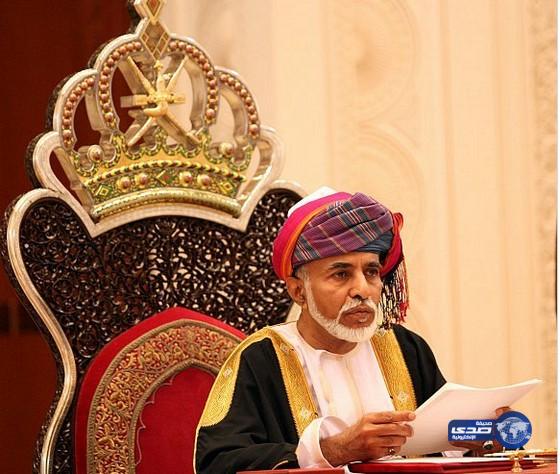 السلطان قابوس يعود إلى عمان بعد علاج في ألمانيا