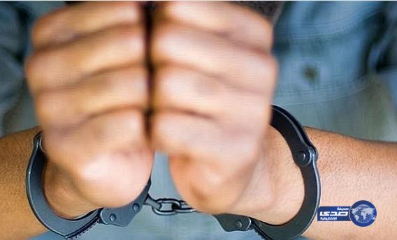 حبس مدرس ضرب تلميذة لعدم ارتدائها الحجاب في مصر