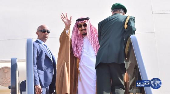 خادم الحرمين يغادر مدينة شرم الشيخ بعد أن رأس وفد المملكة يرافقه الرئيس اليمني