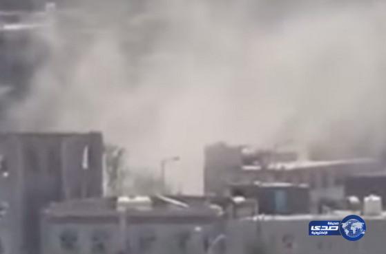قوات مدرعة موالية للحوثيين تعاود قصف مساكن المدنيين بالضالع (فيديو)