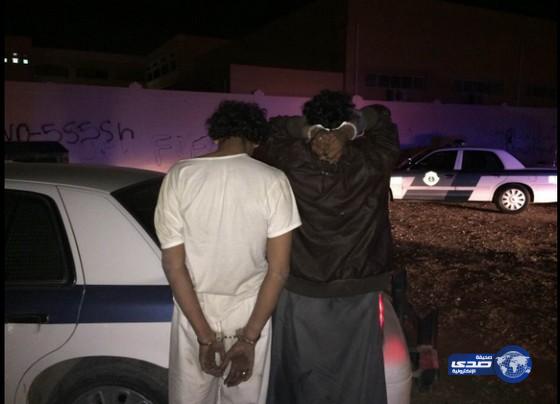 دوريات أمن الرياض توقع بلصىّ مستودعات الأدوية بالجرم المشهود‎