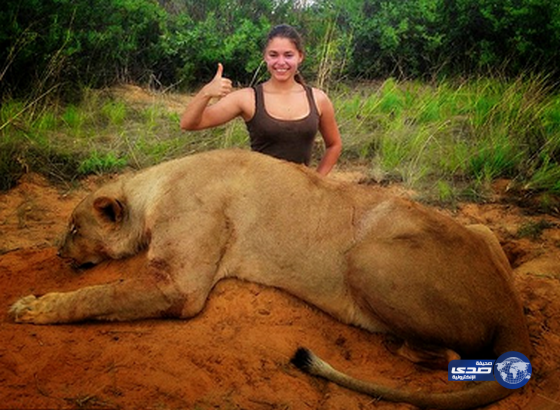 بالصور: الصيادة التشيكية التي أشعلت الإنترنت غضباً