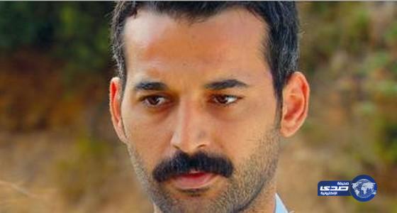 الممثل التركي “أورهان شيمشك” يقتل والده بـ32 طعنة ويُسلِّم نفسه