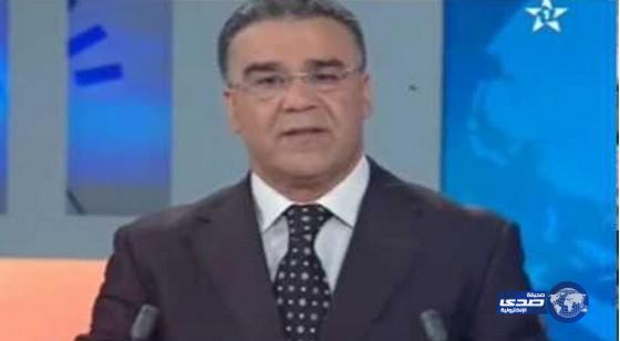 بالفيديو: بعوضة تهاجم مذيعًا مغربيّا على الهواء