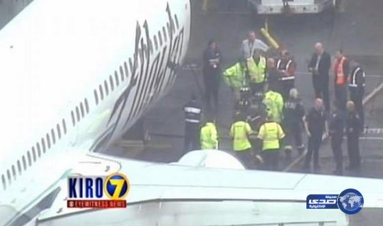 بالفيديو : نوم عامل يجبر طائرة على الهبوط