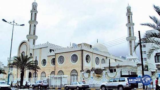 مليشيات الحوثي تقتحم مسجد في عدن وتبث أغاني