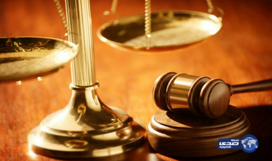 عض أذن زوجته فخلعته