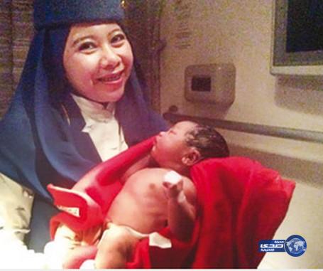إندونيسية تلد في طائرة السعودية على ارتفاع 31 ألف قدم