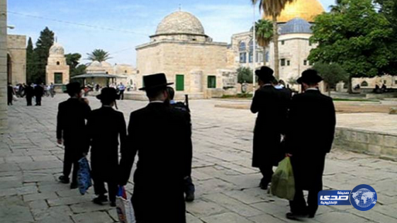 مستوطنون يهود يقتحمون المسجد الأقصى